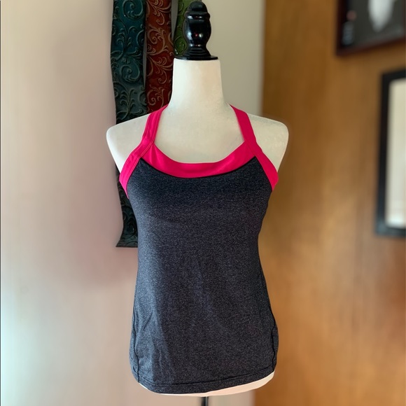 GapFit Athletic Tank Top built in bra medium - Picture 3 of 4